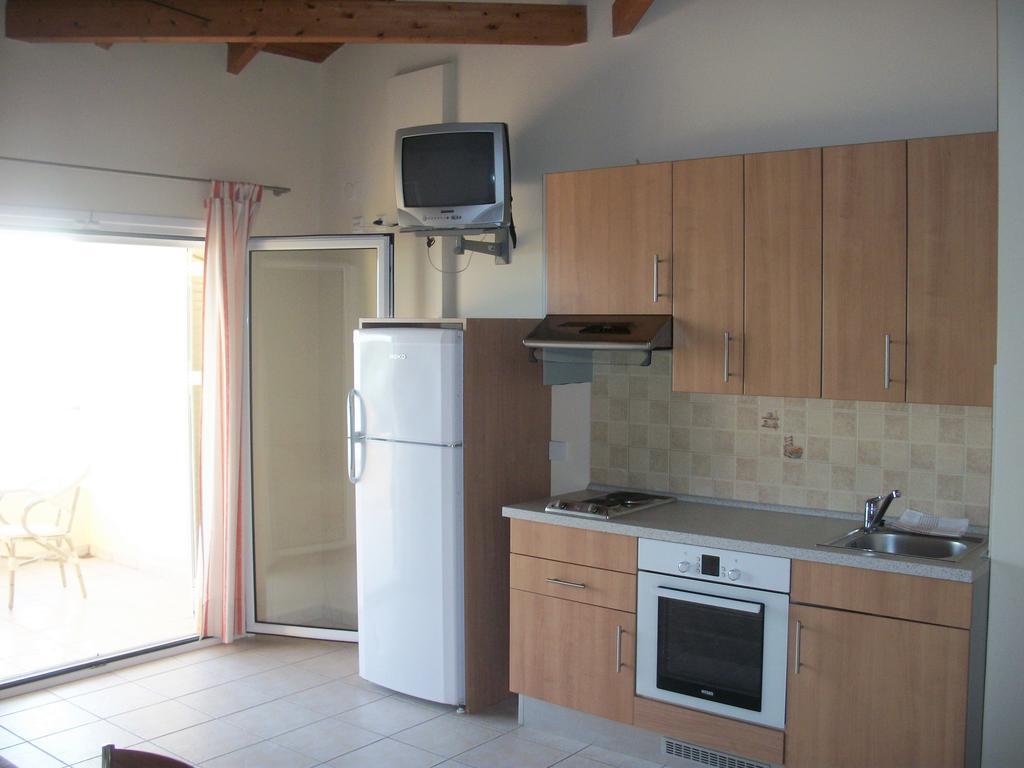 Dioni Studios & Apartments Poros  Exterior photo